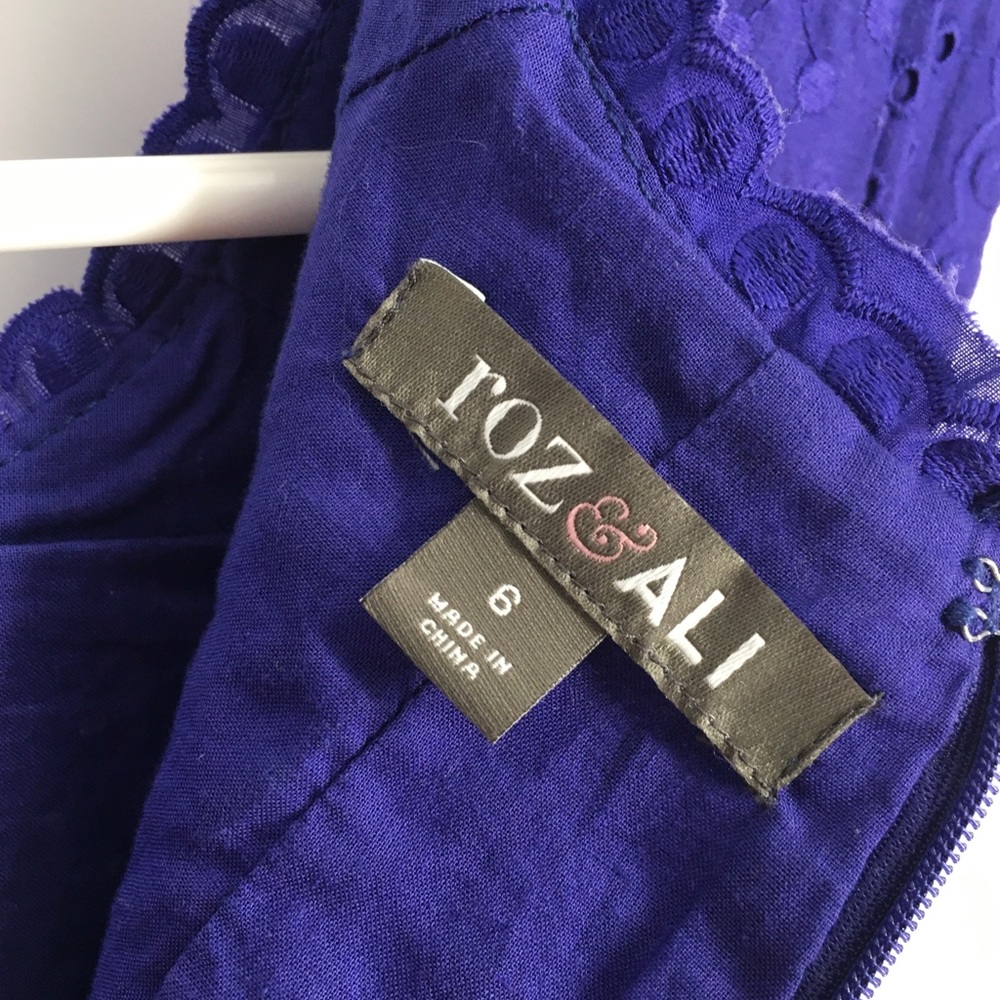 ⬇️$35 Roz & Ali Blue Eyelet Back Zip Dress… - Picture 6 of 7